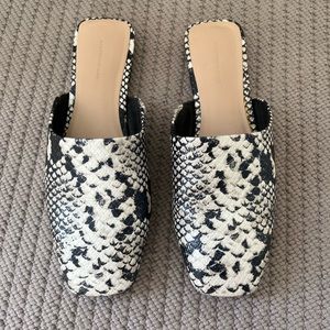 Something Navy Bowery Mule in Black Snake Printed Leather. Size 6.5.